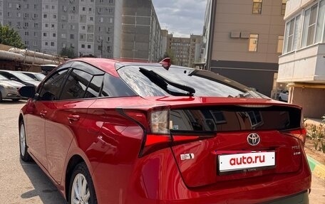 Toyota Prius IV XW50, 2019 год, 1 975 000 рублей, 7 фотография