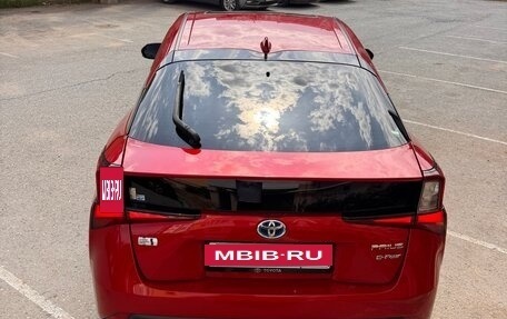 Toyota Prius IV XW50, 2019 год, 1 975 000 рублей, 8 фотография