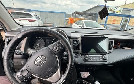 Toyota RAV4, 2018 год, 2 950 000 рублей, 9 фотография
