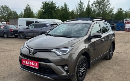 Toyota RAV4, 2018 год, 2 950 000 рублей, 3 фотография