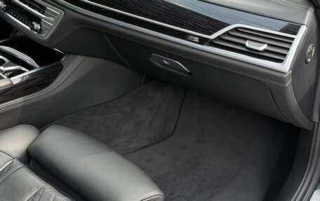 BMW 7 серия, 2019 год, 4 100 000 рублей, 8 фотография