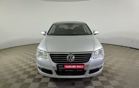 Volkswagen Passat B6, 2005 год, 650 000 рублей, 2 фотография