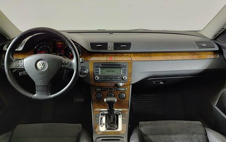 Volkswagen Passat B6, 2005 год, 650 000 рублей, 14 фотография