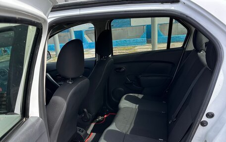 Renault Logan II, 2017 год, 435 000 рублей, 13 фотография