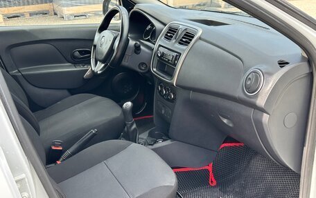 Renault Logan II, 2017 год, 435 000 рублей, 12 фотография