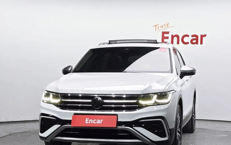 Volkswagen Tiguan II, 2022 год, 2 190 013 рублей, 2 фотография