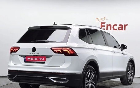 Volkswagen Tiguan II, 2022 год, 2 190 013 рублей, 3 фотография