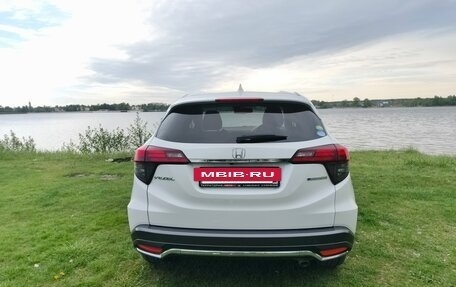 Honda Vezel, 2018 год, 1 630 000 рублей, 4 фотография