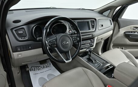 KIA Carnival III, 2018 год, 2 175 000 рублей, 10 фотография