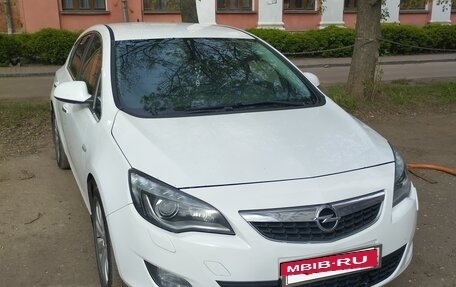 Opel Astra J, 2012 год, 780 000 рублей, 2 фотография