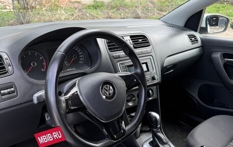 Volkswagen Polo VI (EU Market), 2017 год, 1 000 000 рублей, 2 фотография