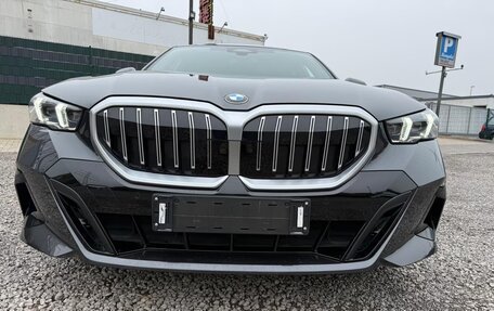 BMW 5 серия, 2024 год, 6 791 000 рублей, 2 фотография