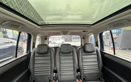 Volkswagen Touran III, 2021 год, 1 373 000 рублей, 9 фотография