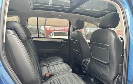 Volkswagen Touran III, 2021 год, 1 373 000 рублей, 12 фотография
