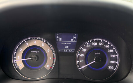 Hyundai Solaris II рестайлинг, 2011 год, 715 000 рублей, 8 фотография