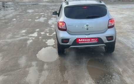 Renault Sandero II рестайлинг, 2015 год, 1 000 000 рублей, 2 фотография