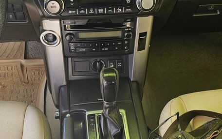 Toyota Land Cruiser Prado 150 рестайлинг 2, 2010 год, 2 500 000 рублей, 20 фотография