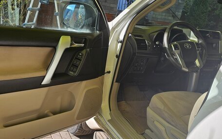 Toyota Land Cruiser Prado 150 рестайлинг 2, 2010 год, 2 500 000 рублей, 22 фотография