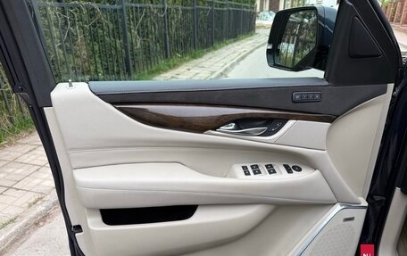 Cadillac Escalade IV, 2018 год, 3 950 000 рублей, 14 фотография
