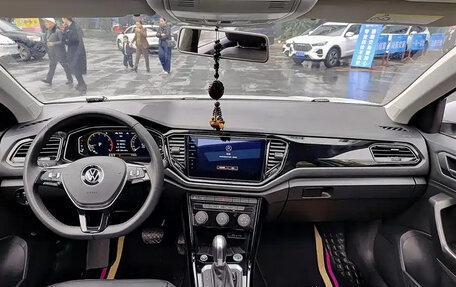 Volkswagen T-Roc I, 2021 год, 1 522 300 рублей, 6 фотография