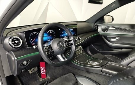 Mercedes-Benz E-Класс, 2021 год, 4 350 000 рублей, 14 фотография