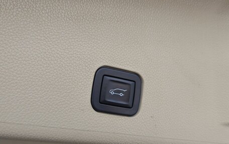 Cadillac SRX II рестайлинг, 2012 год, 1 399 000 рублей, 26 фотография