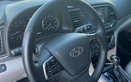 Hyundai Elantra VI рестайлинг, 2016 год, 1 590 000 рублей, 10 фотография