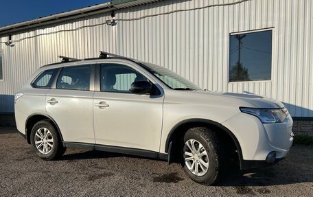 Mitsubishi Outlander III рестайлинг 3, 2012 год, 1 280 000 рублей, 2 фотография