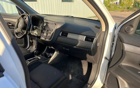 Mitsubishi Outlander III рестайлинг 3, 2012 год, 1 280 000 рублей, 8 фотография