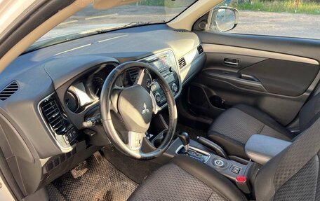 Mitsubishi Outlander III рестайлинг 3, 2012 год, 1 280 000 рублей, 7 фотография