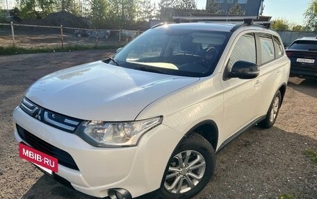Mitsubishi Outlander III рестайлинг 3, 2012 год, 1 280 000 рублей, 6 фотография