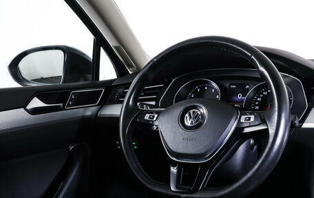 Volkswagen Passat B8 рестайлинг, 2016 год, 1 685 000 рублей, 13 фотография