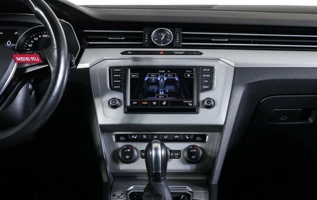 Volkswagen Passat B8 рестайлинг, 2016 год, 1 685 000 рублей, 14 фотография