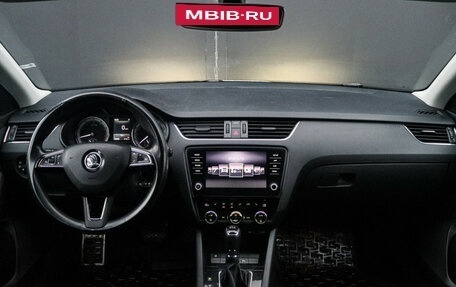 Skoda Octavia, 2017 год, 1 620 000 рублей, 10 фотография
