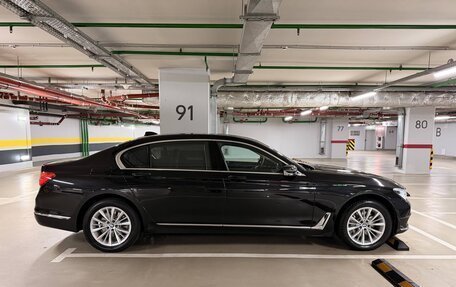 BMW 7 серия, 2018 год, 4 340 000 рублей, 2 фотография