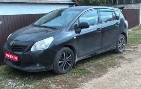 Toyota Verso I, 2012 год, 820 000 рублей, 1 фотография