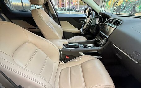 Jaguar F-Pace, 2019 год, 2 675 000 рублей, 28 фотография