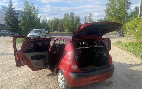 Renault Clio III, 2002 год, 175 000 рублей, 2 фотография
