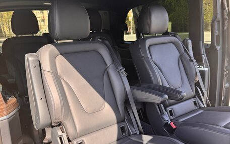 Mercedes-Benz V-Класс, 2023 год, 11 300 000 рублей, 2 фотография