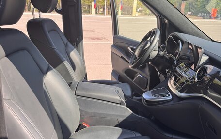 Mercedes-Benz V-Класс, 2023 год, 11 300 000 рублей, 4 фотография