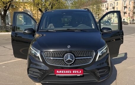 Mercedes-Benz V-Класс, 2023 год, 11 300 000 рублей, 8 фотография