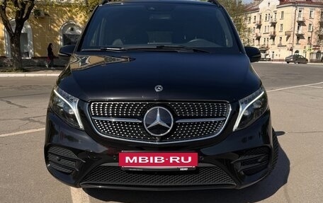 Mercedes-Benz V-Класс, 2023 год, 11 300 000 рублей, 24 фотография