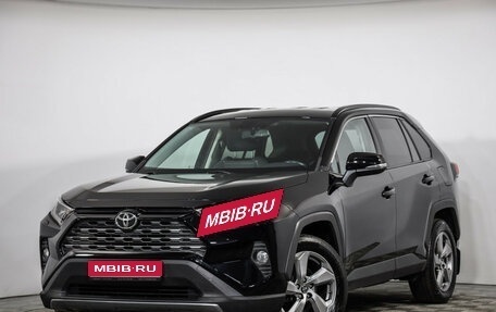 Toyota RAV4, 2021 год, 3 299 000 рублей, 1 фотография