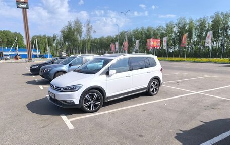 Volkswagen Touran III, 2021 год, 2 400 000 рублей, 8 фотография