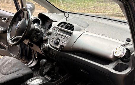 Honda Fit III, 2009 год, 800 000 рублей, 7 фотография