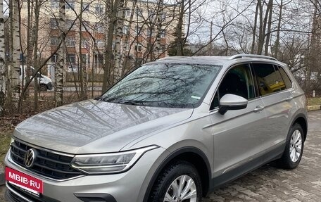 Volkswagen Tiguan II, 2021 год, 2 760 000 рублей, 2 фотография