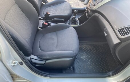 Hyundai Solaris II рестайлинг, 2015 год, 707 000 рублей, 13 фотография