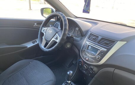 Hyundai Solaris II рестайлинг, 2015 год, 707 000 рублей, 24 фотография
