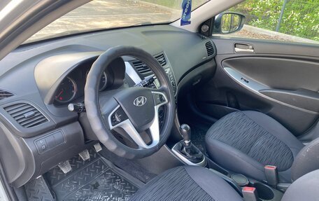 Hyundai Solaris II рестайлинг, 2015 год, 707 000 рублей, 26 фотография