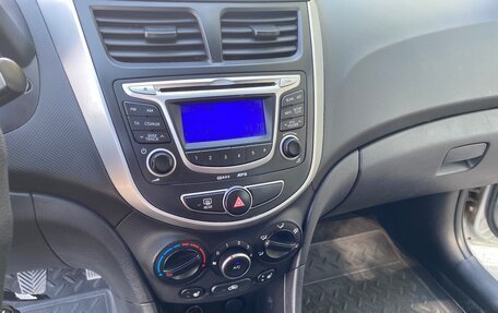 Hyundai Solaris II рестайлинг, 2015 год, 707 000 рублей, 29 фотография